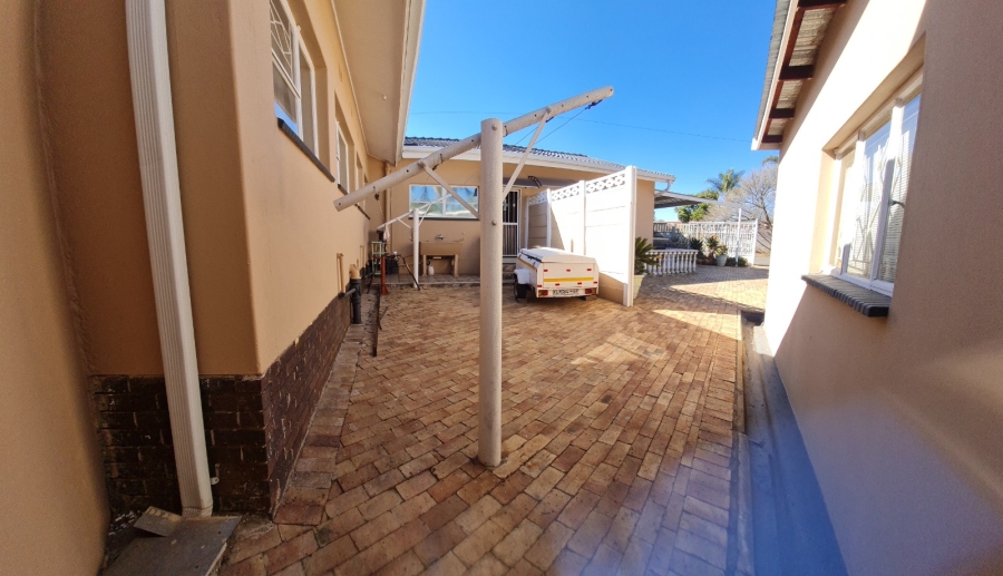 6 Bedroom Property for Sale in Greenhills Gauteng