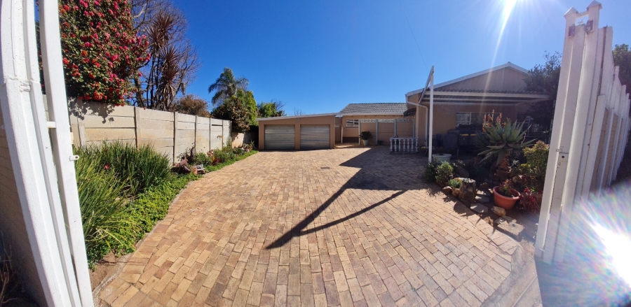 6 Bedroom Property for Sale in Greenhills Gauteng