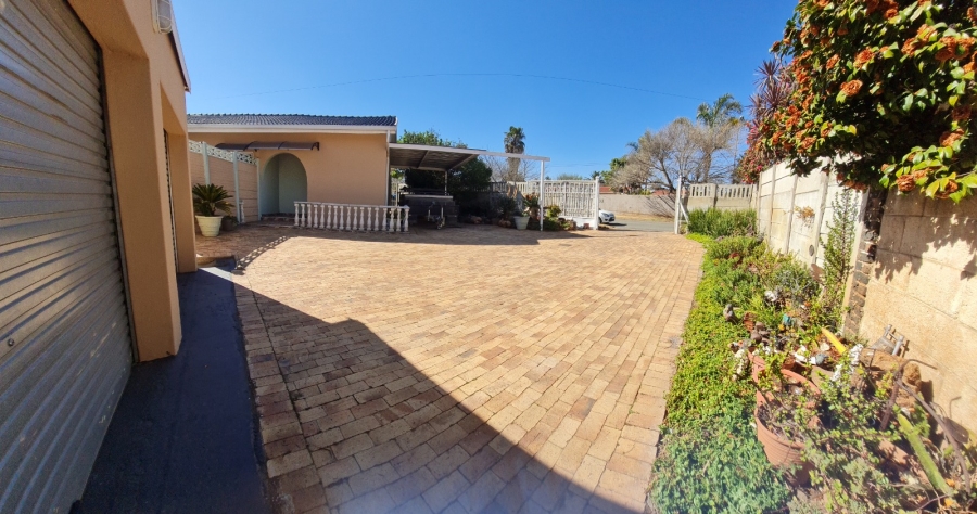 6 Bedroom Property for Sale in Greenhills Gauteng