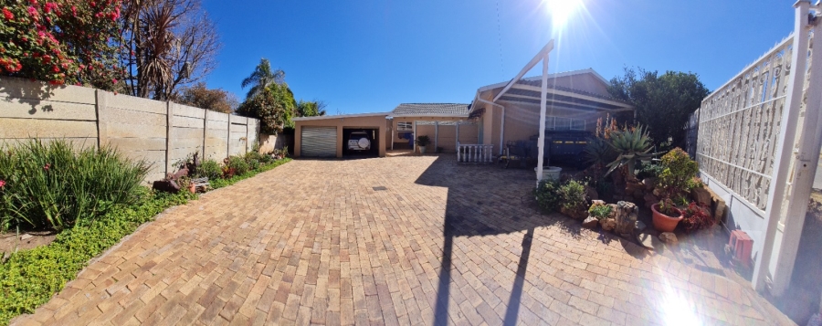 6 Bedroom Property for Sale in Greenhills Gauteng