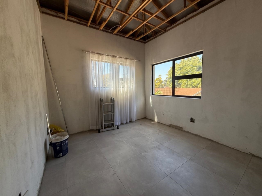 4 Bedroom Property for Sale in Strubensvallei Gauteng