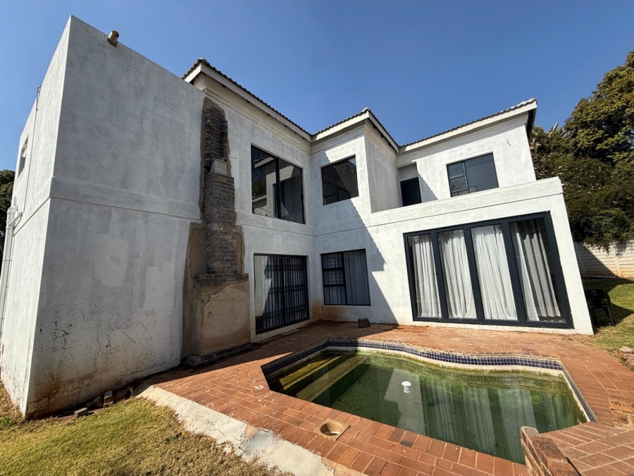 4 Bedroom Property for Sale in Strubensvallei Gauteng