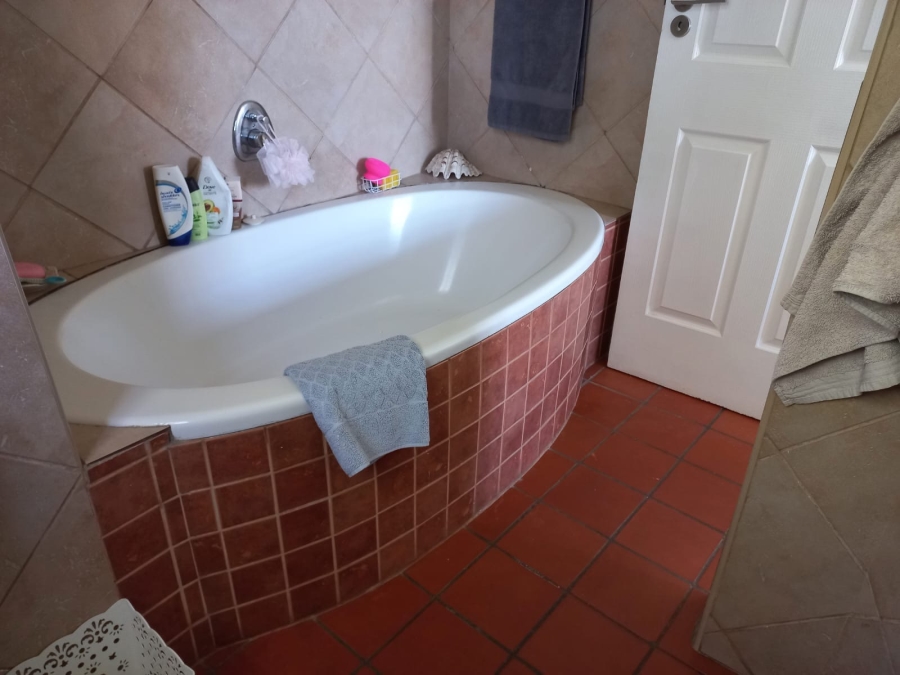 1 Bedroom Property for Sale in Paulshof Gauteng