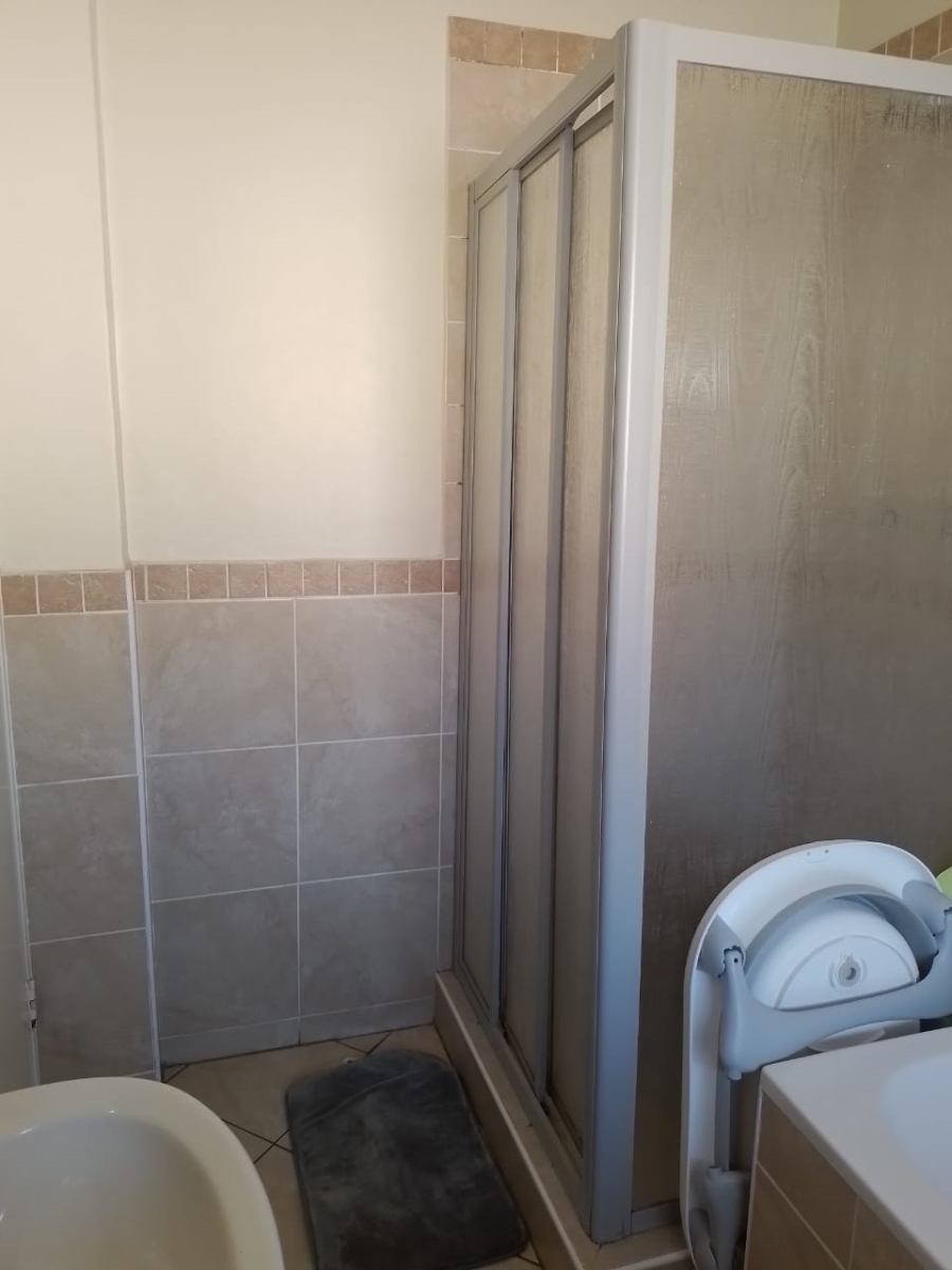 2 Bedroom Property for Sale in Noordwyk Gauteng