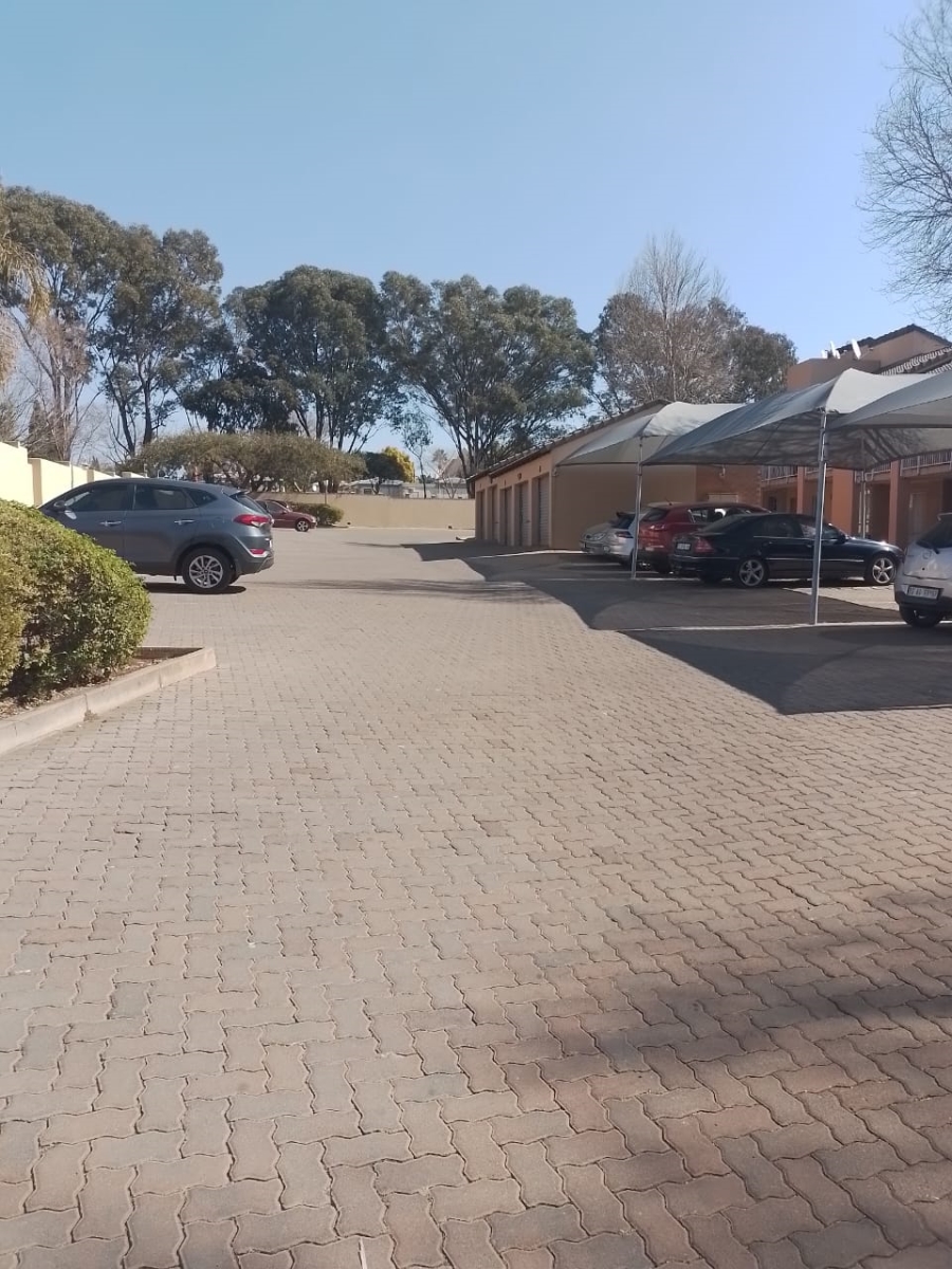 2 Bedroom Property for Sale in Noordwyk Gauteng
