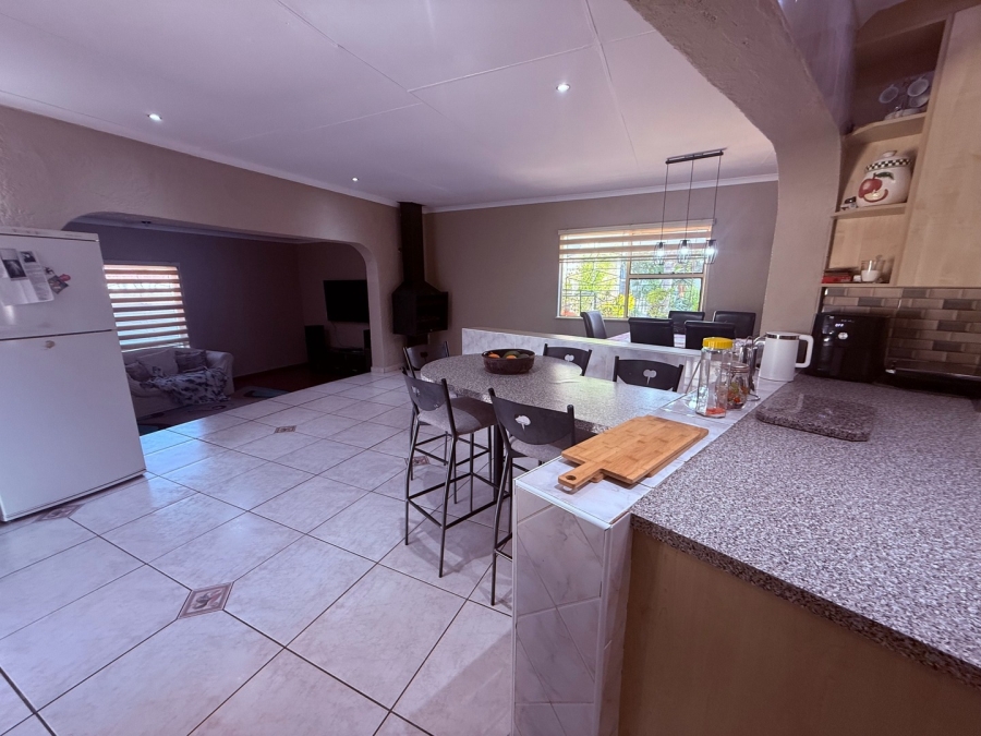 4 Bedroom Property for Sale in Meredale Gauteng