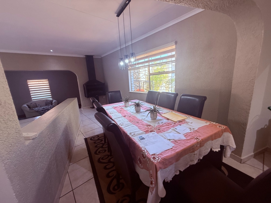 4 Bedroom Property for Sale in Meredale Gauteng