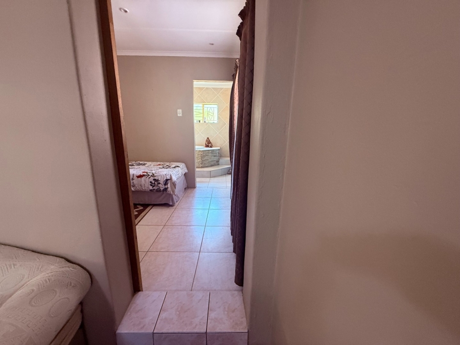 4 Bedroom Property for Sale in Meredale Gauteng