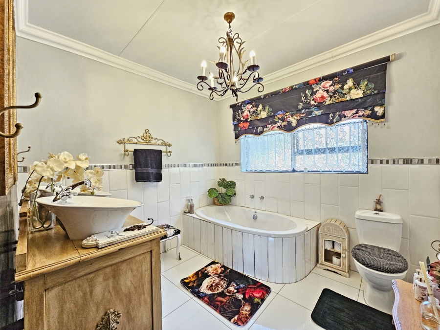 3 Bedroom Property for Sale in Waterkloof Ridge Gauteng