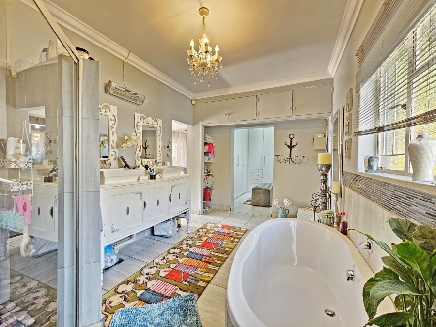 3 Bedroom Property for Sale in Waterkloof Ridge Gauteng
