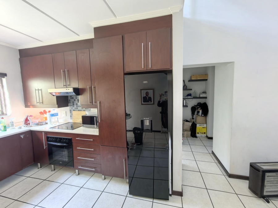 2 Bedroom Property for Sale in Sunninghill Gauteng
