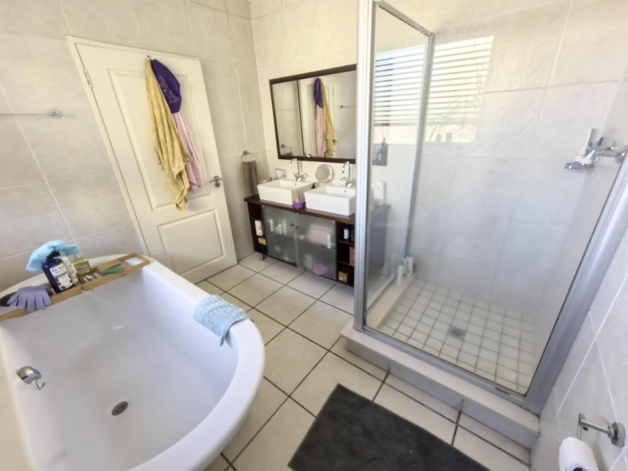 2 Bedroom Property for Sale in Sunninghill Gauteng