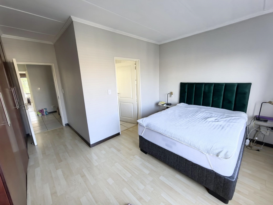 2 Bedroom Property for Sale in Sunninghill Gauteng