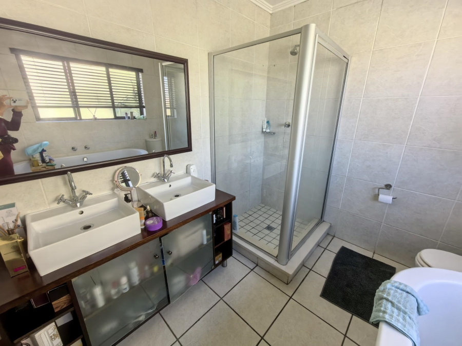 2 Bedroom Property for Sale in Sunninghill Gauteng