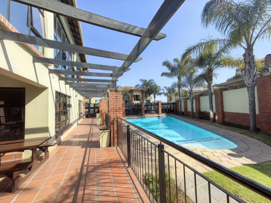 2 Bedroom Property for Sale in Sunninghill Gauteng