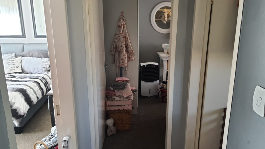 2 Bedroom Property for Sale in Noordheuwel Gauteng