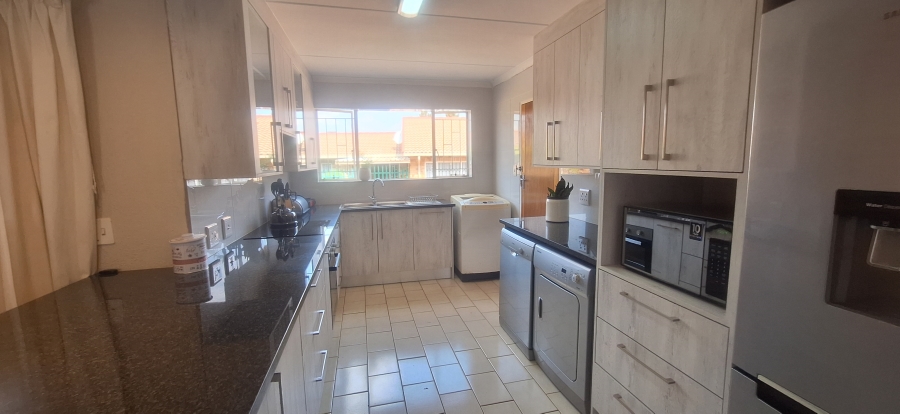 3 Bedroom Property for Sale in Rant En Dal Gauteng