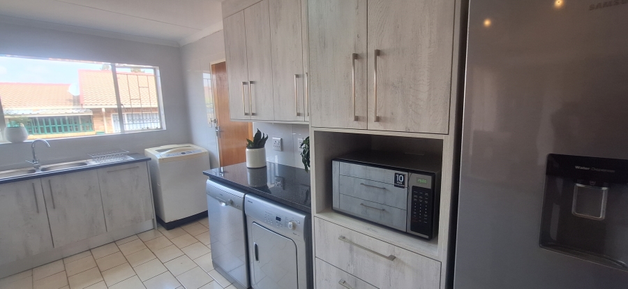 3 Bedroom Property for Sale in Rant En Dal Gauteng