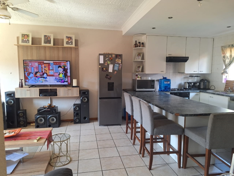 To Let 3 Bedroom Property for Rent in Norkem Park Gauteng