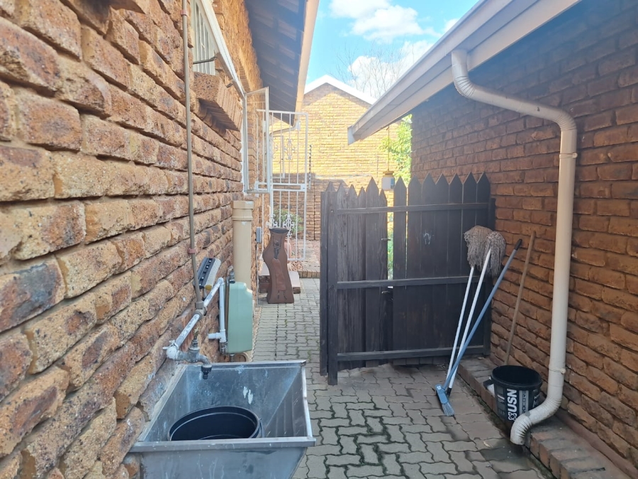 To Let 3 Bedroom Property for Rent in Norkem Park Gauteng