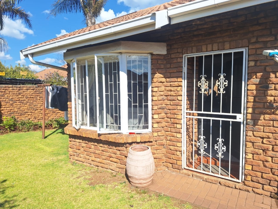 To Let 3 Bedroom Property for Rent in Norkem Park Gauteng