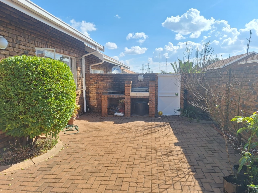 To Let 3 Bedroom Property for Rent in Norkem Park Gauteng