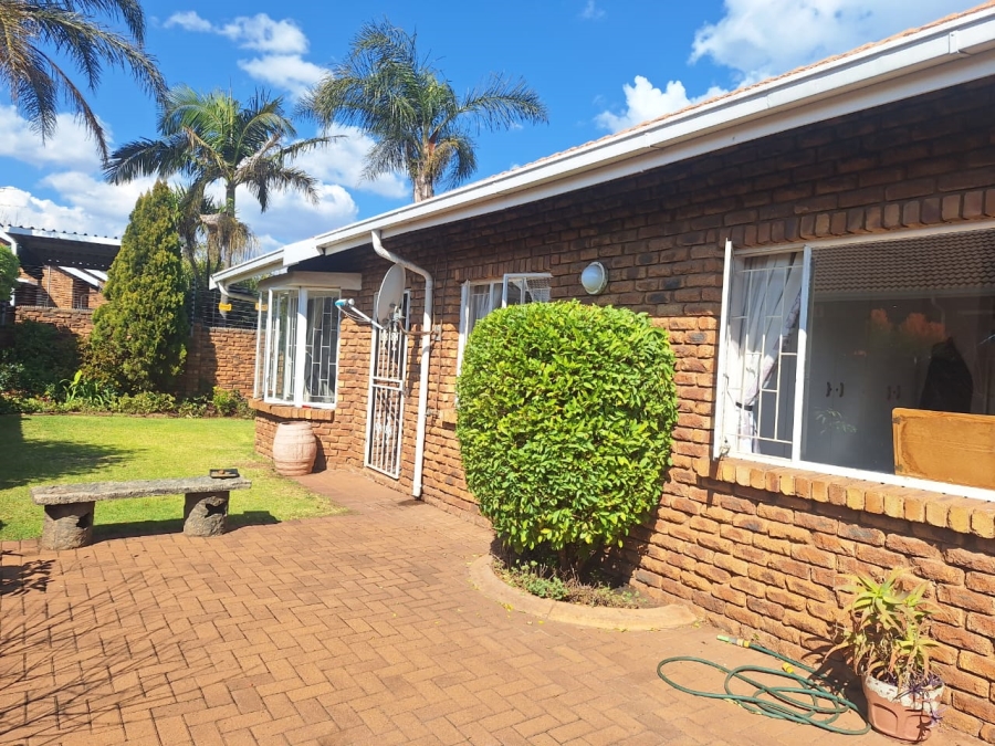To Let 3 Bedroom Property for Rent in Norkem Park Gauteng