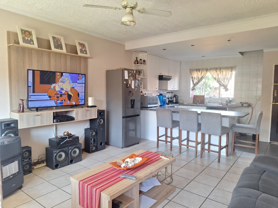 To Let 3 Bedroom Property for Rent in Norkem Park Gauteng