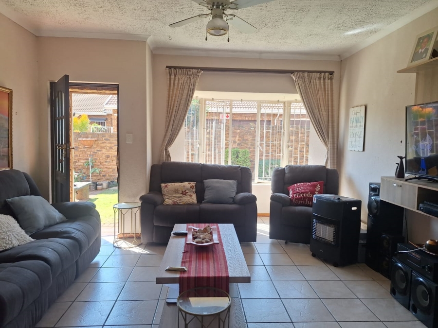 To Let 3 Bedroom Property for Rent in Norkem Park Gauteng