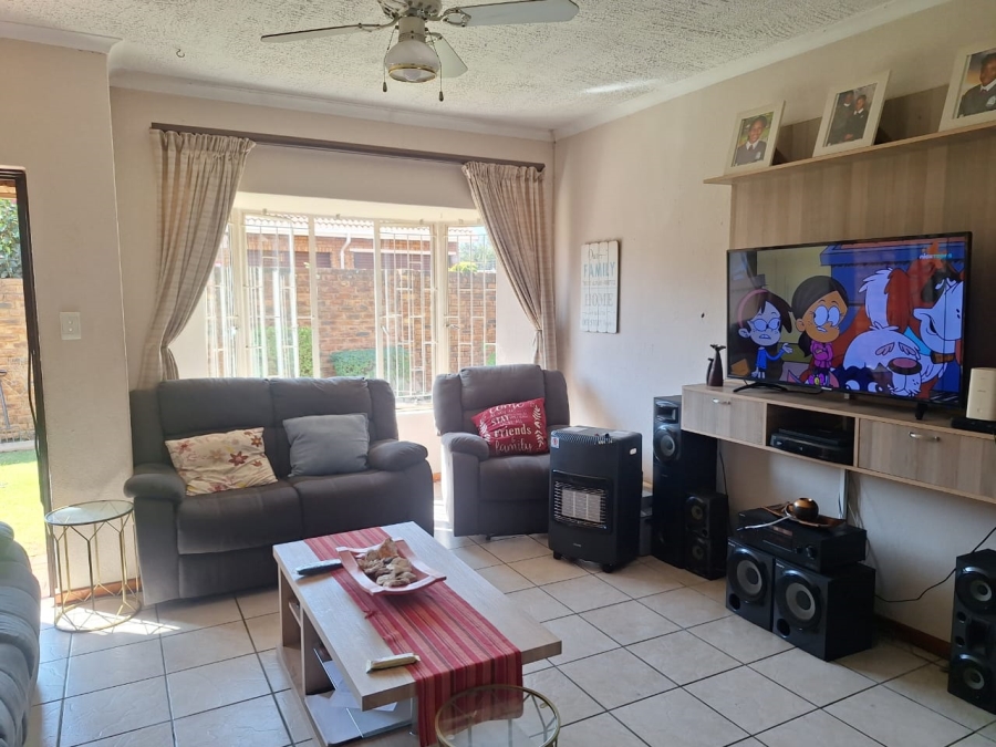 To Let 3 Bedroom Property for Rent in Norkem Park Gauteng