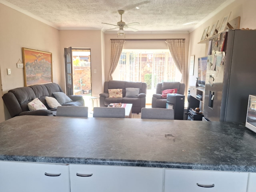 To Let 3 Bedroom Property for Rent in Norkem Park Gauteng