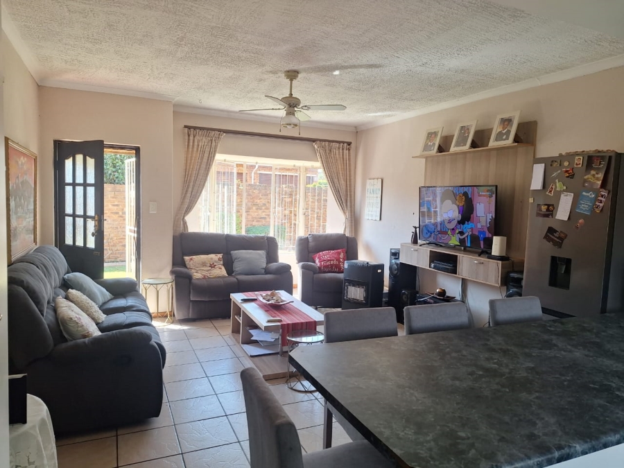 To Let 3 Bedroom Property for Rent in Norkem Park Gauteng