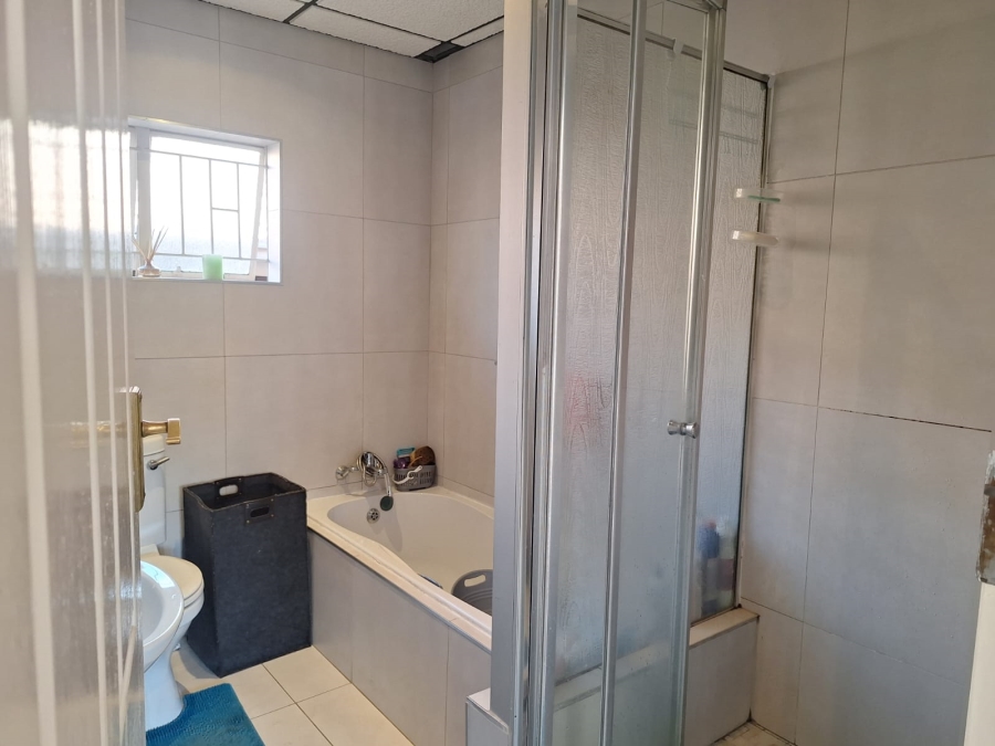 To Let 3 Bedroom Property for Rent in Norkem Park Gauteng