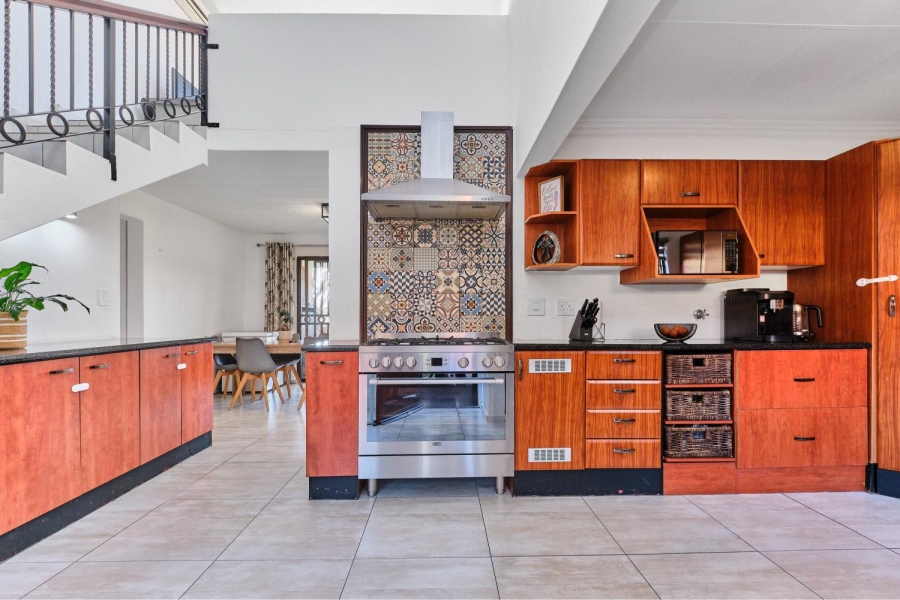 3 Bedroom Property for Sale in Barbeque Downs Gauteng