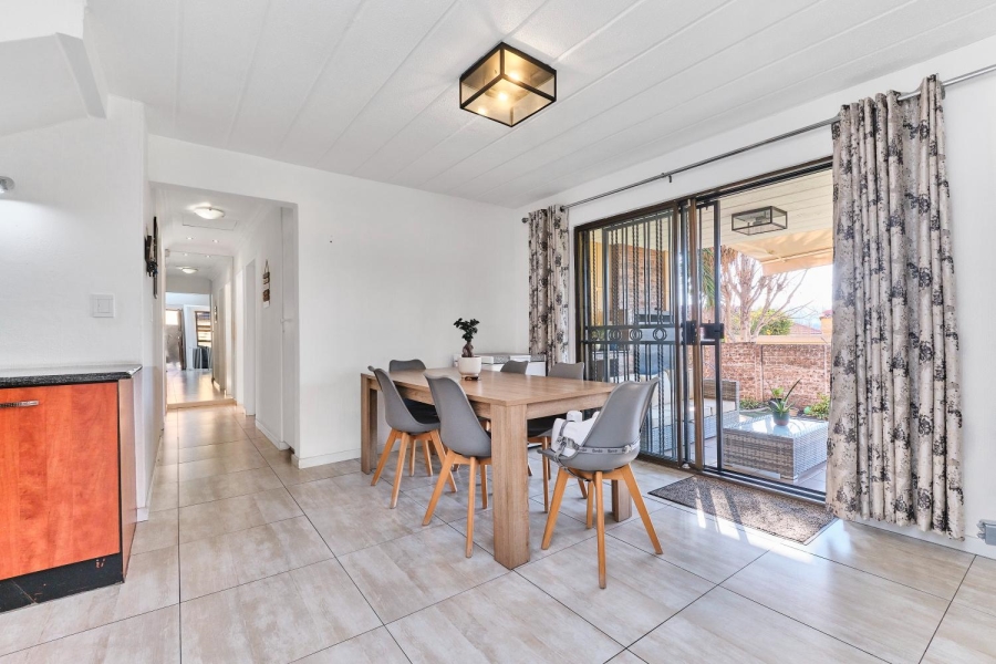 3 Bedroom Property for Sale in Barbeque Downs Gauteng