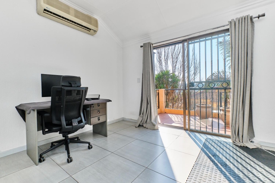 3 Bedroom Property for Sale in Barbeque Downs Gauteng