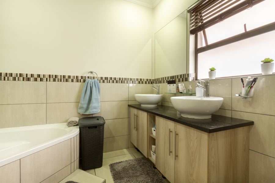 4 Bedroom Property for Sale in Equestria Gauteng