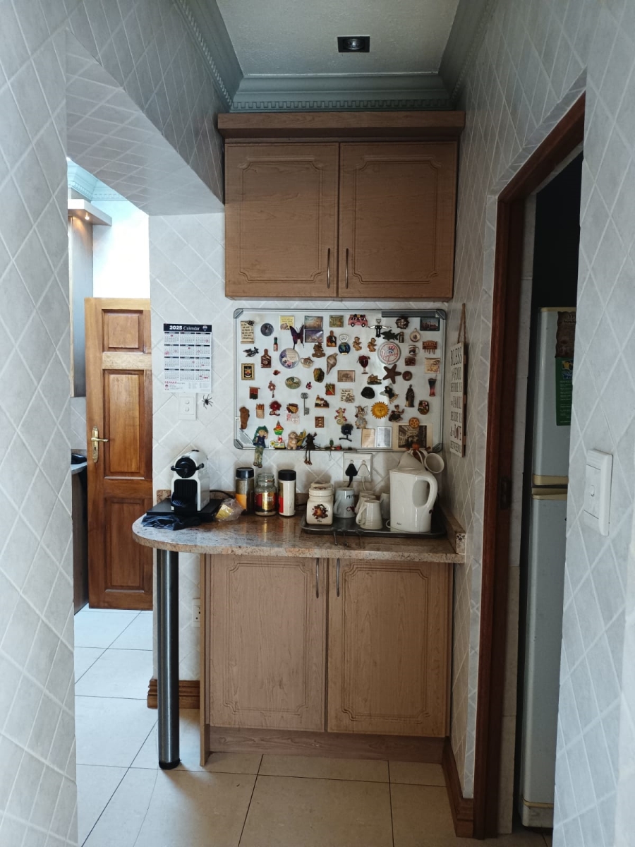 8 Bedroom Property for Sale in Northcliff Gauteng