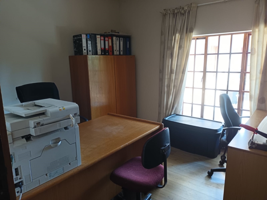 8 Bedroom Property for Sale in Northcliff Gauteng