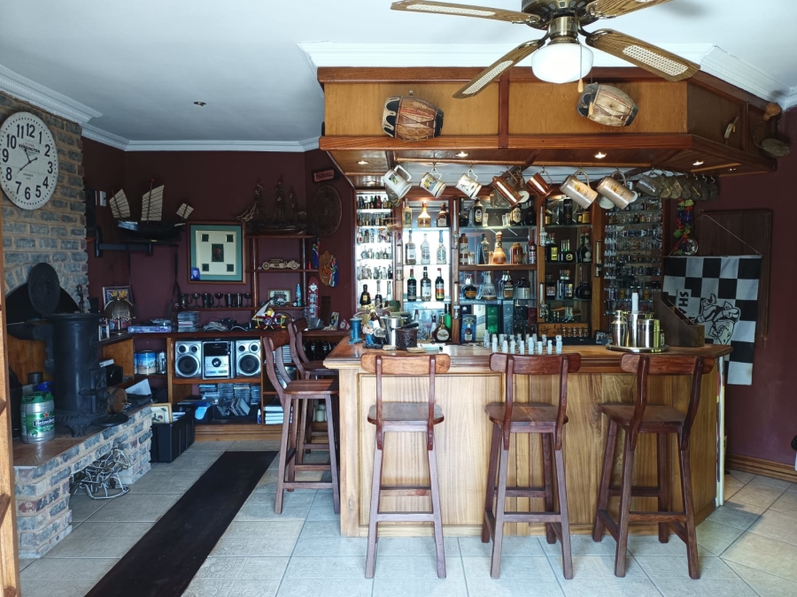8 Bedroom Property for Sale in Northcliff Gauteng