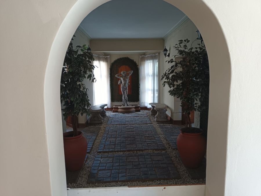 8 Bedroom Property for Sale in Northcliff Gauteng