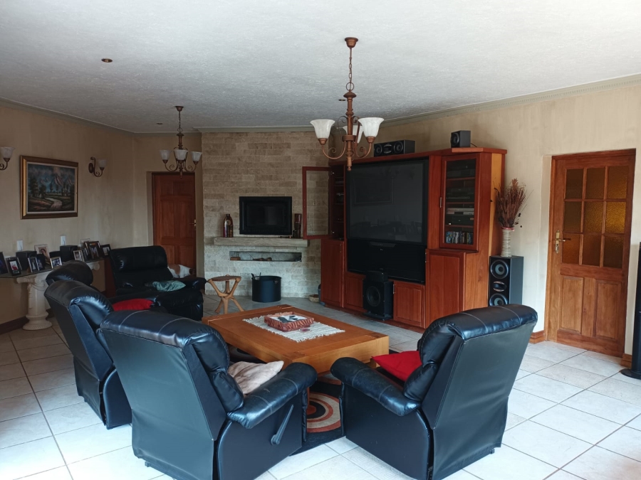 8 Bedroom Property for Sale in Northcliff Gauteng