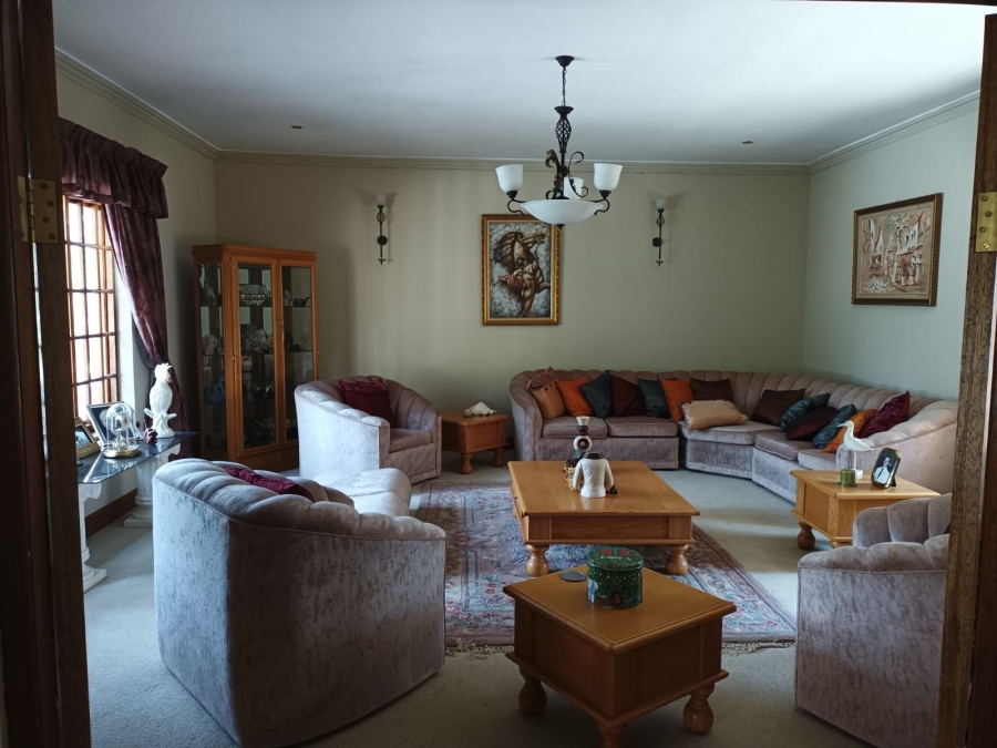 8 Bedroom Property for Sale in Northcliff Gauteng