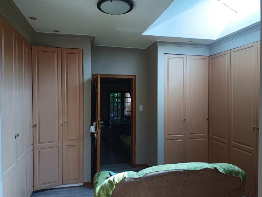 8 Bedroom Property for Sale in Northcliff Gauteng