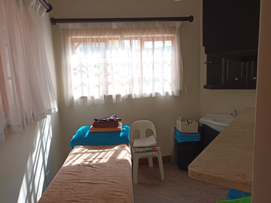 8 Bedroom Property for Sale in Northcliff Gauteng