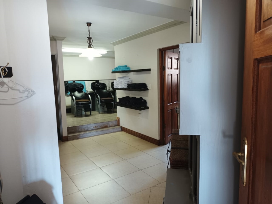 8 Bedroom Property for Sale in Northcliff Gauteng