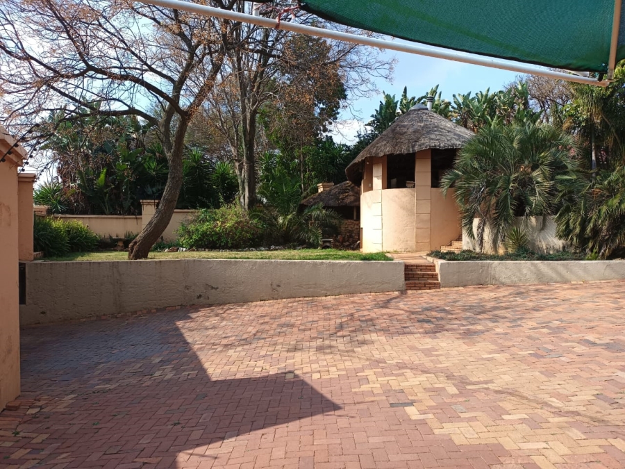 8 Bedroom Property for Sale in Northcliff Gauteng