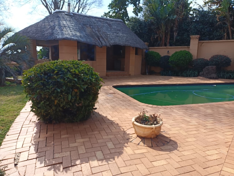 8 Bedroom Property for Sale in Northcliff Gauteng