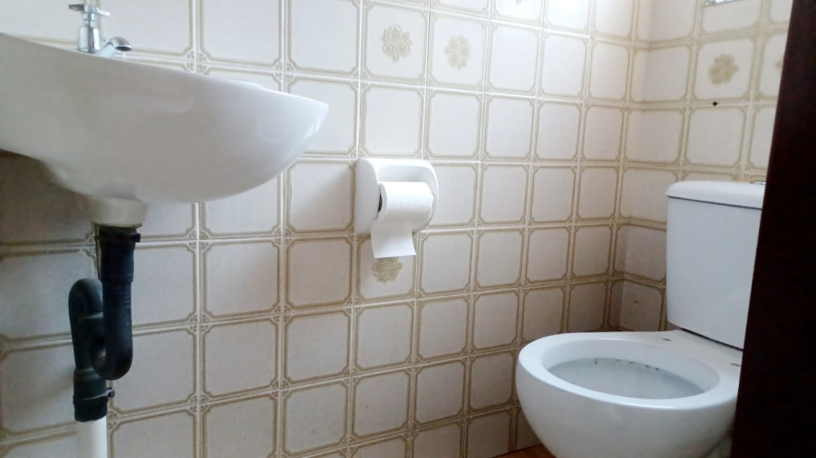 2 Bedroom Property for Sale in Windsor East Gauteng