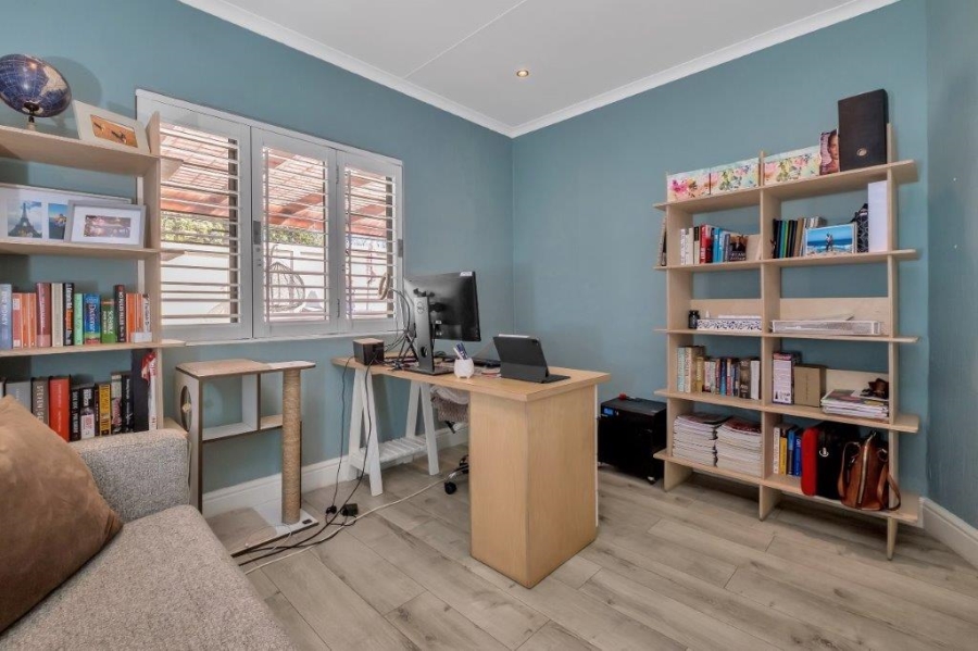 3 Bedroom Property for Sale in Linden Gauteng